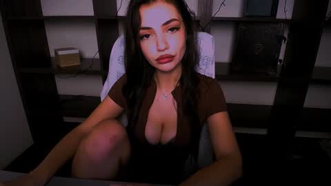 Alexia online show from December 10, 2024, 6:06 pm