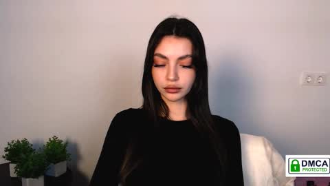 Alexia online show from October 13, 2025, 2:17 pm