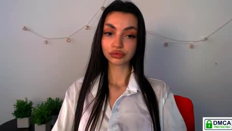 Alexia online show from April 5, 2026, 1:52 pm