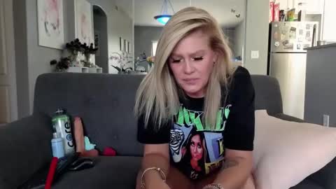 Lexi online show from September 12, 2025, 7:25 pm