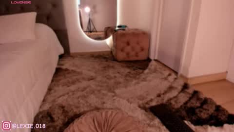 LEXIE online show from March 7, 2026, 11:35 pm