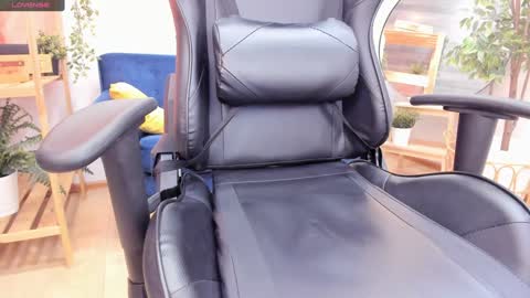 Lexi online show from January 22, 2025, 1:53 pm