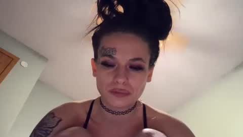 LexxiSavage online show from December 5, 2024, 1:49 pm