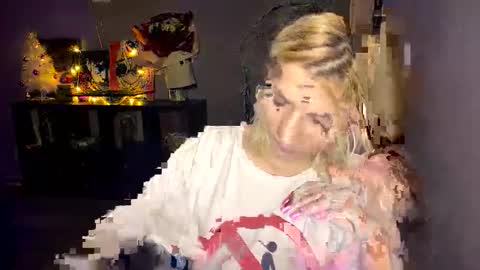 Leya online show from December 16, 2025, 7:41 pm