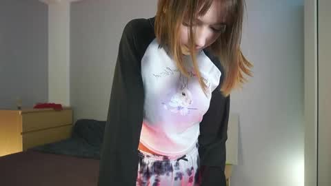 Snapshot of leyla_grace chatting on May 7, 2026, 6:13 pm leyla_grace online show from May 7, 2026, 6:13 pm