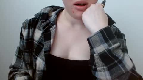 Snapshot of leyla_le chatting on May 27, 2026, 6:43 am Leyla online show from May 27, 2026, 6:43 am