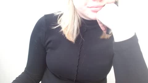 Snapshot of leyla_le chatting on May 30, 2026, 6:32 am Leyla online show from May 30, 2026, 6:32 am