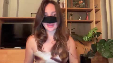 Leyla online show from September 20, 2025, 3:13 pm