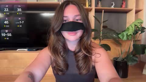 Leyla online show from September 22, 2025, 7:38 pm