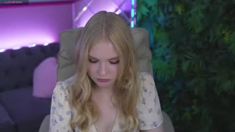 Snapshot of leylareed chatting on July 22, 2026, 6:27 am Layla online show from July 22, 2026, 6:27 am