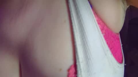 Leysun7 online show from November 25, 2025, 4:01 am