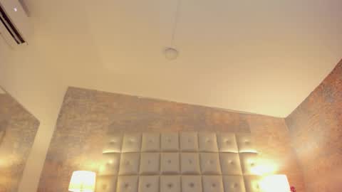 LEZY online show from March 4, 2026, 7:53 pm