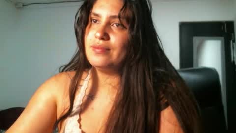 lia and cris online show from March 17, 2026, 1:54 am