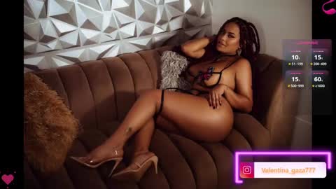 Snapshot of lia_daniiels01 chatting on February 10, 2025, 11:34 pm V A L online show from February 10, 2025, 11:34 pm