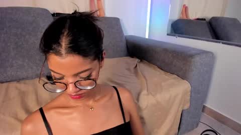 Lia online show from February 4, 2025, 5:55 pm