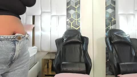 lia_mariana online show from May 26, 2026, 4:08 am