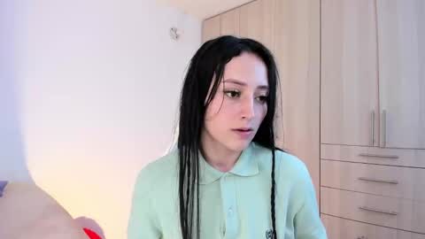 Little Queen Lia  online show from December 20, 2024, 11:37 pm