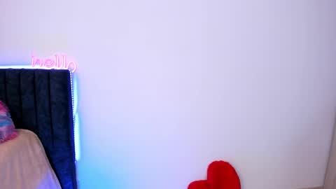 Little Queen Lia  online show from December 29, 2024, 10:14 pm