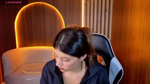 Snapshot of lia_queen_tx chatting on May 28, 2026, 3:15 am Online 1400 - 2100 online show from May 28, 2026, 3:15 am