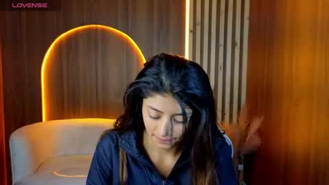 Snapshot of lia_queen_tx chatting on July 23, 2026, 3:15 am Online 1400 - 2100 online show from July 23, 2026, 3:15 am