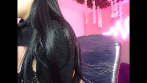 Lia online show from November 24, 2025, 1:55 pm