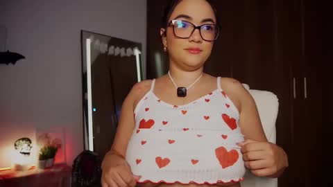 Snapshot of lia_russo_ chatting on October 24, 2025, 2:46 pm Lia  online show from October 24, 2025, 2:46 pm