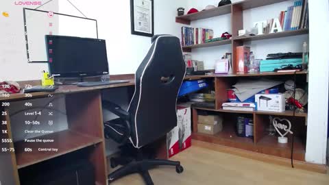 Lia Taylor online show from September 22, 2025, 12:07 pm