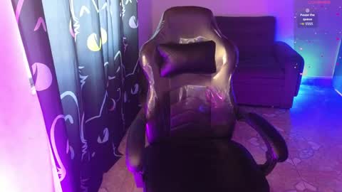 lia_varel online show from May 12, 2026, 2:25 pm