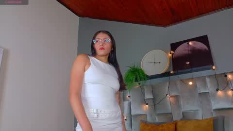 Snapshot of liaamoretti__ chatting on May 18, 2026, 2:07 am L I A online show from May 18, 2026, 2:07 am
