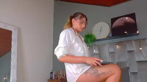 Snapshot of liaamoretti__ chatting on July 7, 2026, 3:09 am L I A online show from July 7, 2026, 3:09 am