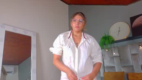 Snapshot of liaamoretti__ chatting on July 7, 2026, 6:47 am L I A online show from July 7, 2026, 6:47 am