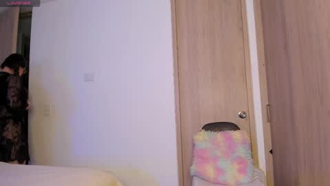 Lia  online show from May 5, 2026, 12:07 am