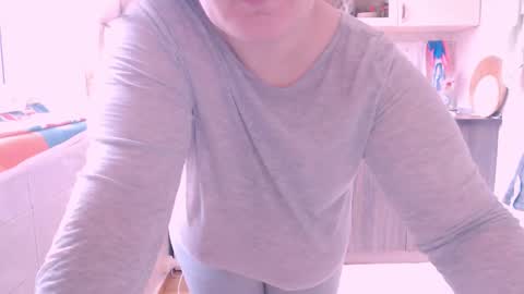Snapshot of liahsofty chatting on December 24, 2024, 9:28 am miss Lia  colection for travel online show from December 24, 2024, 9:28 am