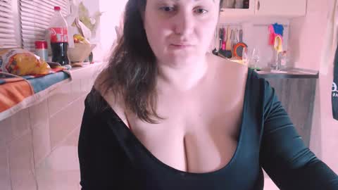 Snapshot of liahsofty chatting on January 1, 2025, 5:44 pm miss Lia  colection for travel online show from January 1, 2025, 5:44 pm