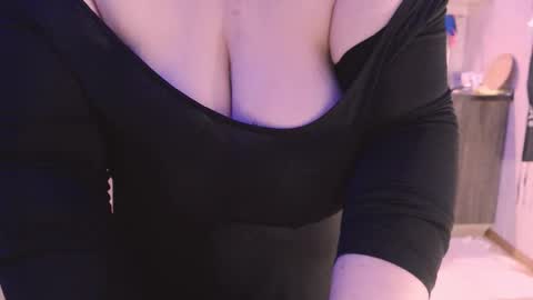 Snapshot of liahsofty chatting on January 7, 2025, 5:09 pm miss Lia  colection for travel online show from January 7, 2025, 5:09 pm
