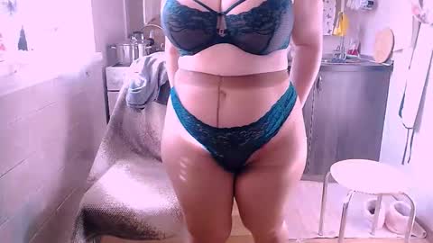 Snapshot of liahsofty chatting on October 26, 2025, 10:21 am miss Lia  colection for travel online show from October 26, 2025, 10:21 am