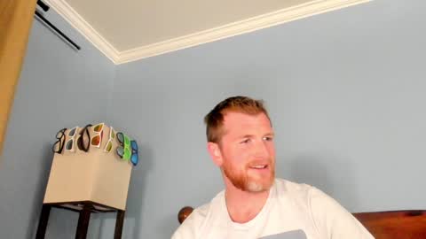 Snapshot of liam_1985 chatting on December 6, 2024, 11:36 pm Liam online show from December 6, 2024, 11:36 pm