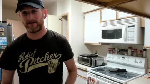 Snapshot of liam_1985 chatting on December 22, 2024, 12:28 am Liam online show from December 22, 2024, 12:28 am