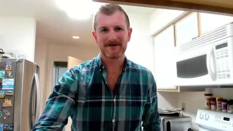 Snapshot of liam_1985 chatting on February 15, 2025, 1:10 am Liam online show from February 15, 2025, 1:10 am