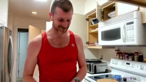 Snapshot of liam_1985 chatting on February 20, 2025, 12:52 am Liam online show from February 20, 2025, 12:52 am