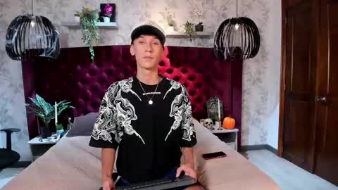 Snapshot of liam_and_tristan chatting on October 30, 2025, 8:31 pm Liam  Tristan online show from October 30, 2025, 8:31 pm