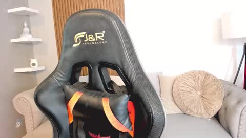 Liam Collins online show from November 22, 2025, 11:53 am