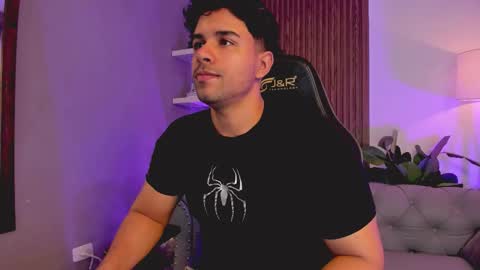 Liam Collins online show from December 16, 2025, 11:48 am