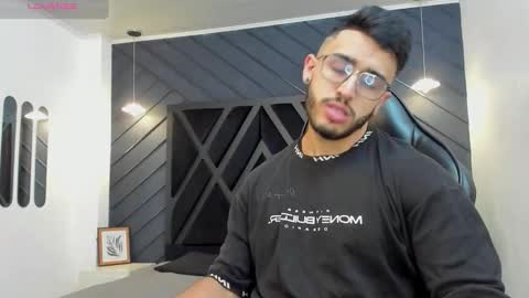 LIAM KLEIN online show from October 31, 2025, 11:11 am