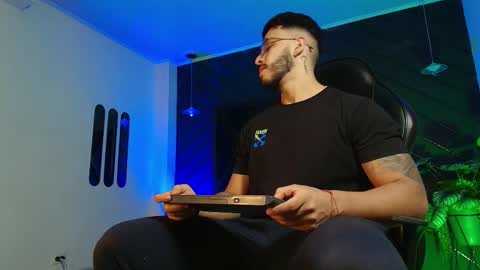 LIAM KLEIN online show from April 11, 2026, 11:36 am