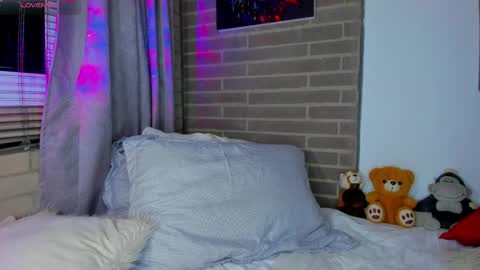 liam online show from April 8, 2026, 2:44 am