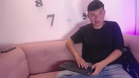 Liam  online show from February 6, 2026, 3:26 pm