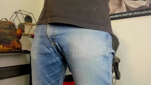 Liam online show from January 29, 2025, 3:04 pm