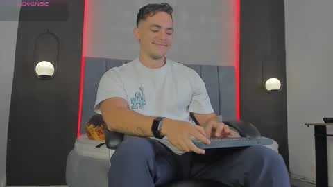 Liam online show from March 26, 2026, 1:06 pm