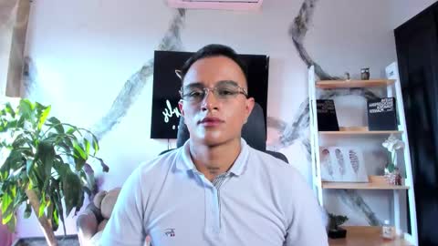 LiamDeep online show from December 17, 2025, 8:37 pm